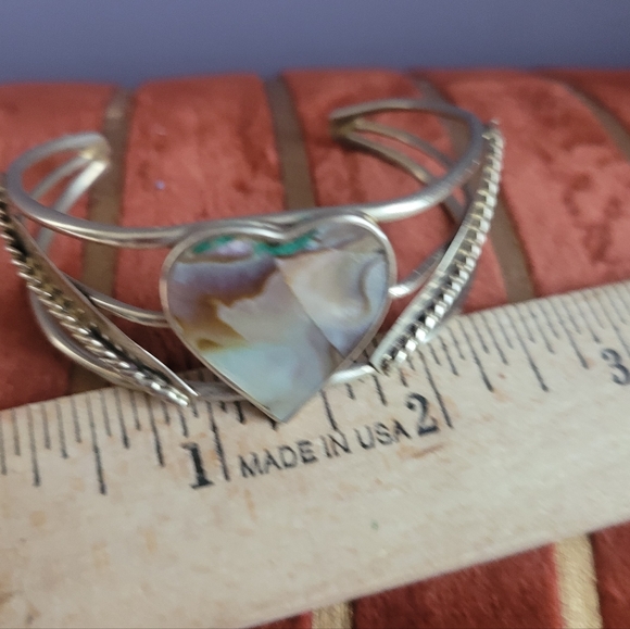 Vintage Heart Abalone Bracelet - Picture 8 of 10